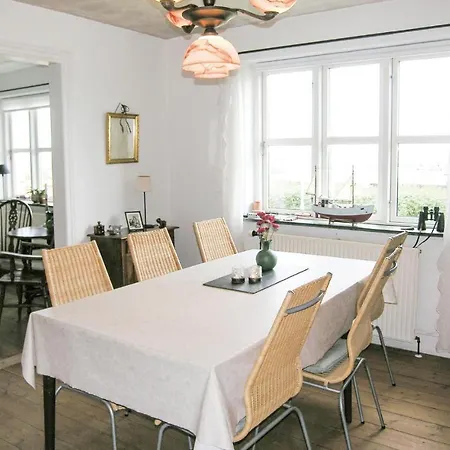 Gorgeous In Tranekaer With Kitchen